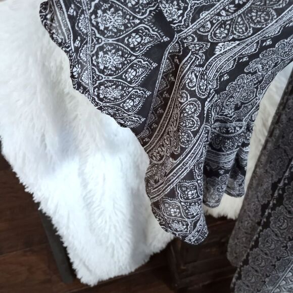 CITY TRIANGLES BLACK & WHITE OFF-THE-SHOULDER BELL SLEEVE DRESS SZ.L EUC - Picture 5 of 10